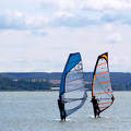 szörfösök a Balatonon