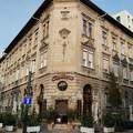 Budapest, Bókay János u. 52, Cintányéros borozó a sarkon