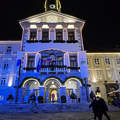 Szlovénia, Ljubljana ünnepi fényben ragyogó Városházája