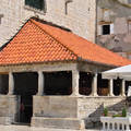 Trau, 16. században emelt loggia, melyben a Halpiac kapott helyet, Horvátország